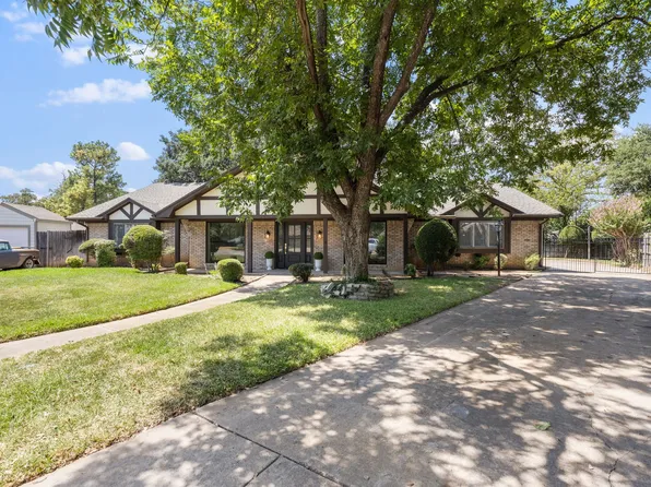1615 Royal Mile Ct, Arlington, TX 76015