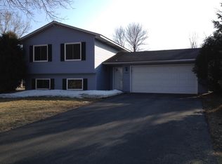 10276 Winter Pl, Eden Prairie, MN 55347