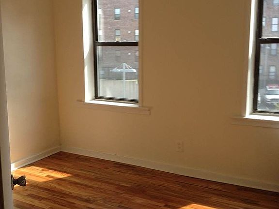 5th image of 52-54 S Arlington Ave APT 8