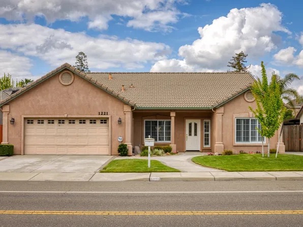1221 E Milgeo Ave, Ripon, CA 95366