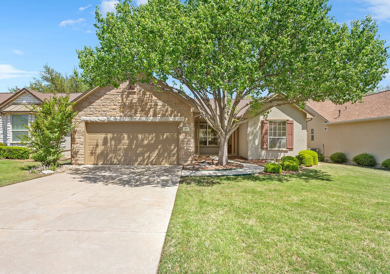 311 Dove Hollow Trl-Unfurnished Sun City Rental Available 09/05/2026! — Photo 1