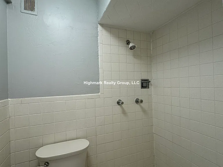 8644 Skokie Blvd #302A — Photo 14