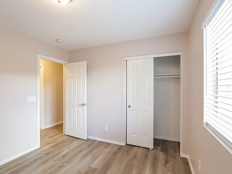 7302 S 253rd Ave — Photo 13
