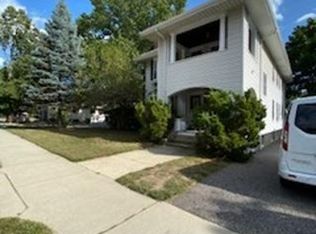 608 Watertown St FLOOR 2, Newtonville, MA 02460