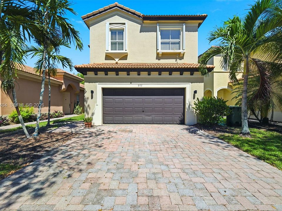 1st image of 977 NE 37th Pl