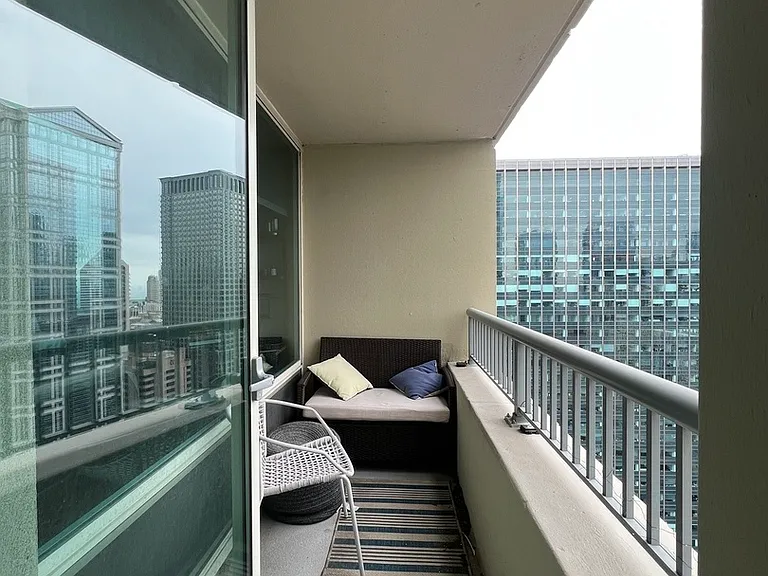 345 N La Salle Dr #4405 — Photo 7