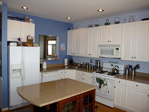 Kitchen 2 of 2