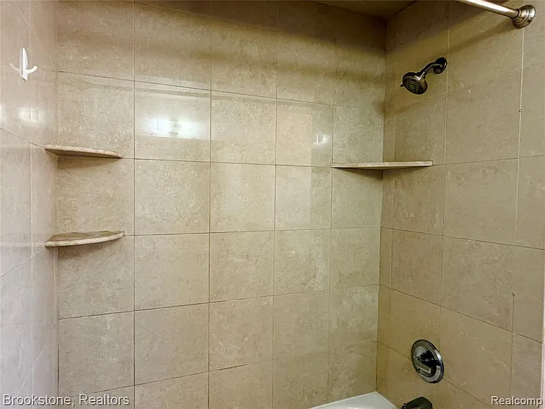 8912 Ardel Dr — Photo 11