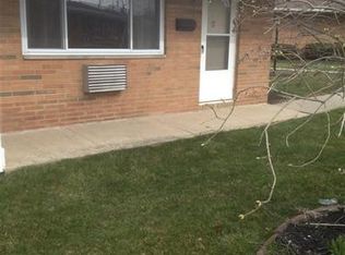 21884 River Oaks Dr APT 1K, Rocky River, OH