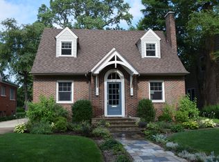 270 Northwood Rd, Riverside, IL 60546