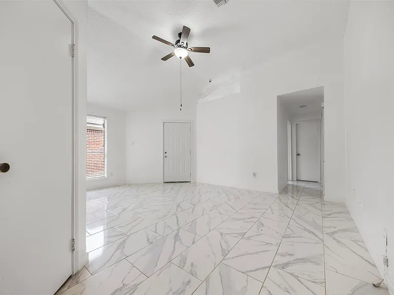 6606 Laurel Glen Dr — Photo 5