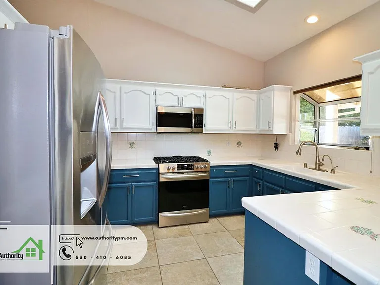 2378 Castlewood Dr — Photo 12