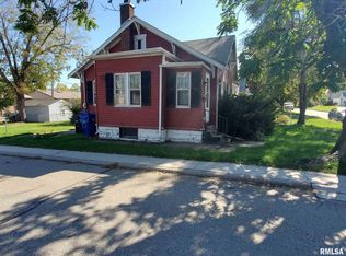 2402 33rd St, Moline, IL 61265