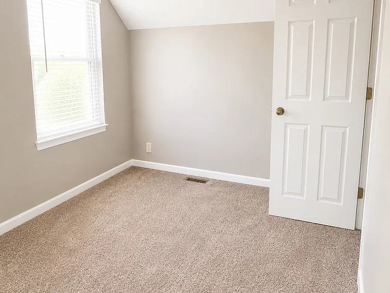 2092 Garfield Ave — Photo 10