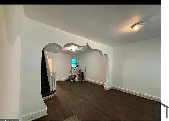 1504 S Dover St — Photo 1