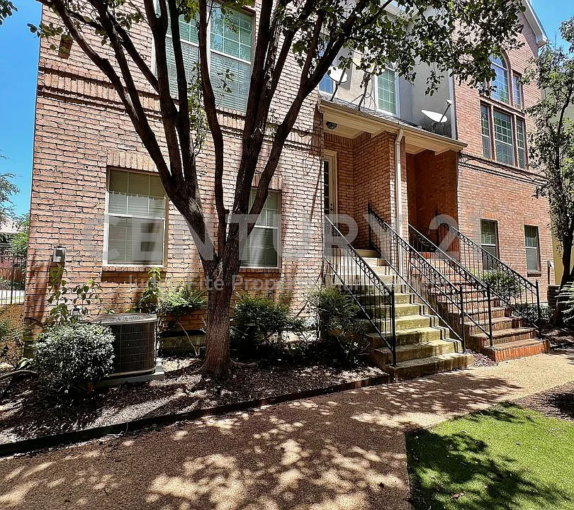 5808 La Vista Dr