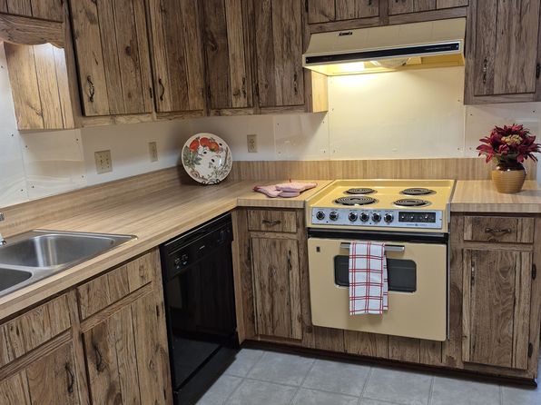 1212 Lakeshore Dr #1212