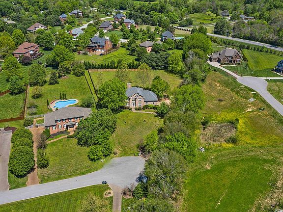 2nd image of 2262 Scott Dr