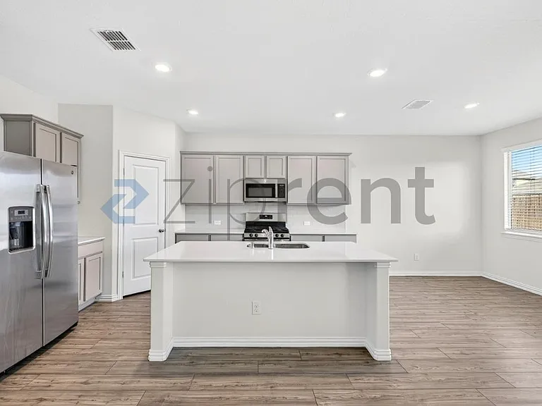 2130 Clarion Dr — Photo 8