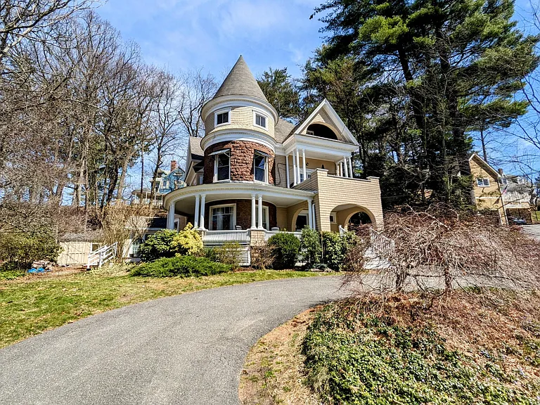 19 Highland Ave #3 — Photo 1