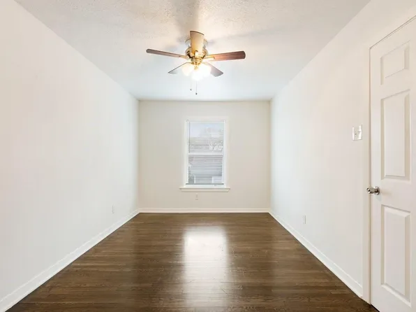 8451 1/2 Howard Dr, Houston, TX 77017