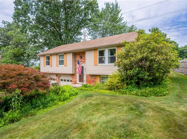 8 Leet St, Sewickley, PA 15143