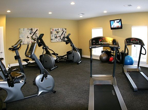 24 hour fitness studio