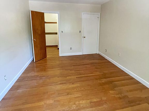 5th image of 580 Bridge St #36T
