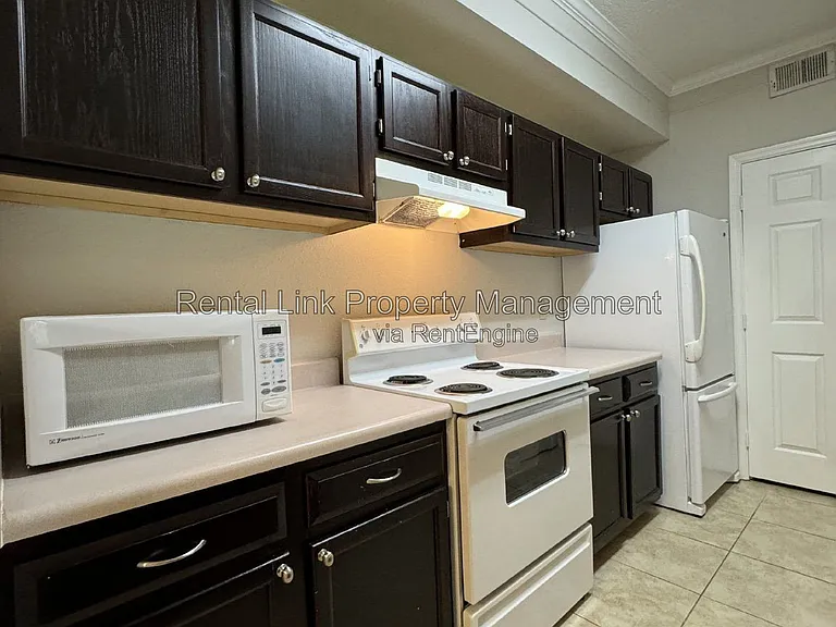 11530 Villa Grand #1121 — Photo 13