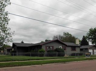 620 S Isadore St, Mitchell, SD 57301
