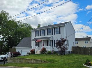 3 Bank St, Cranston, RI 02920