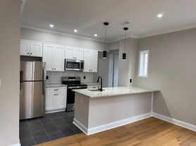 300 S 10th St, Philadelphia, PA