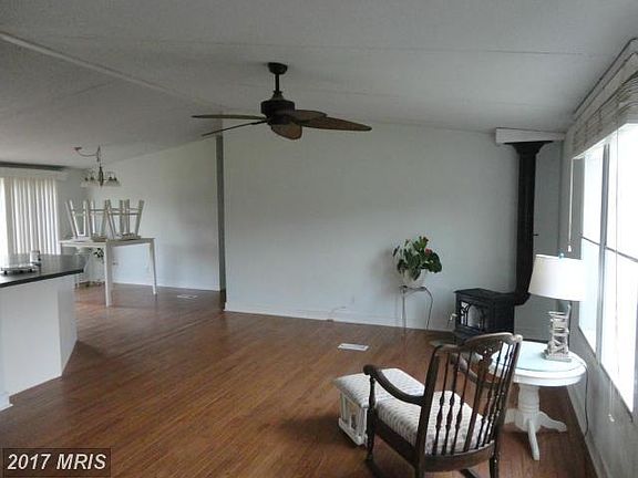 3rd image of 4485 Rolling Hills Dr