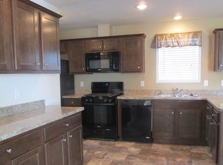 357 Teal Ln, Capac, MI 48014