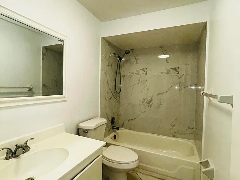 11983 Shakerwood Ln — Photo 36