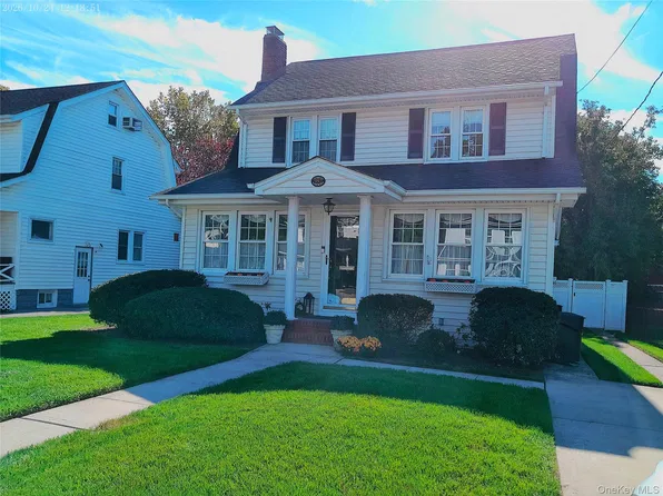 992 Davison Place, Baldwin, NY 11510