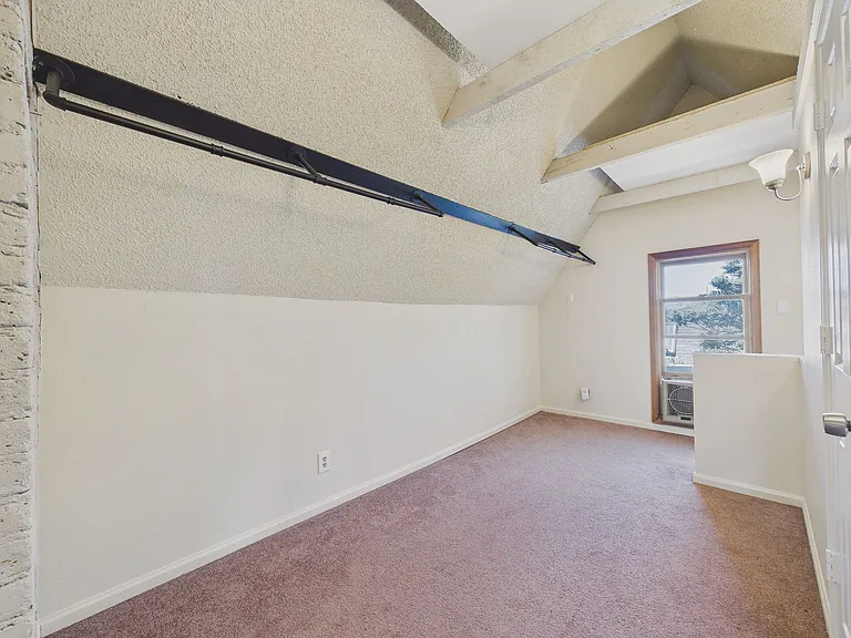 205 Logan St — Photo 20