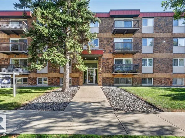 10725 111th St NW #103, Edmonton, AB T5H 3G2