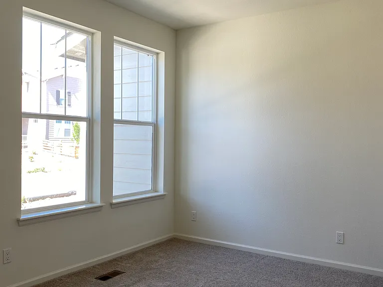 396 Rodden Dr — Photo 5