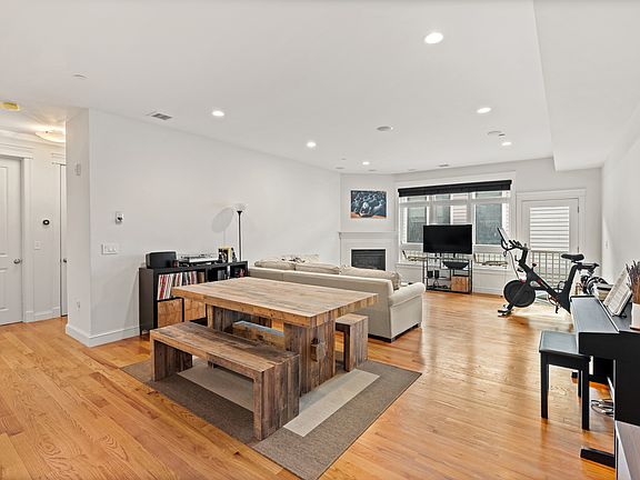 3rd image of 350 W 2nd St Unit 5