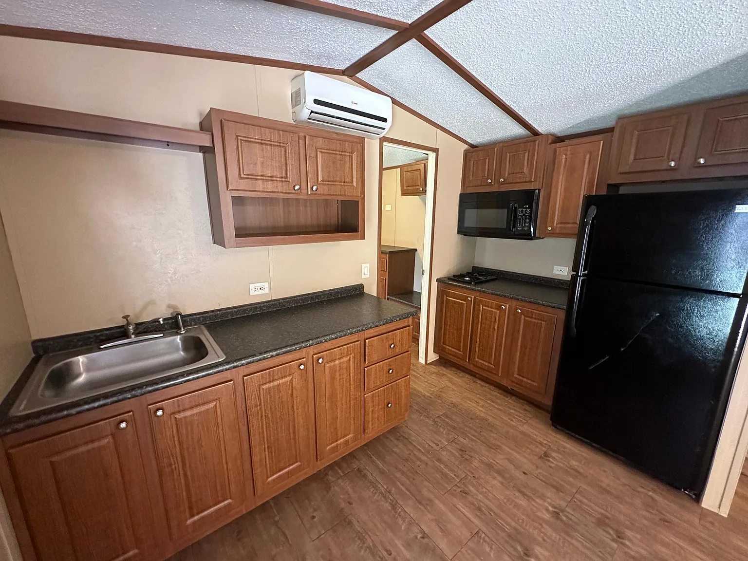 267 E Rogers St — Photo 4