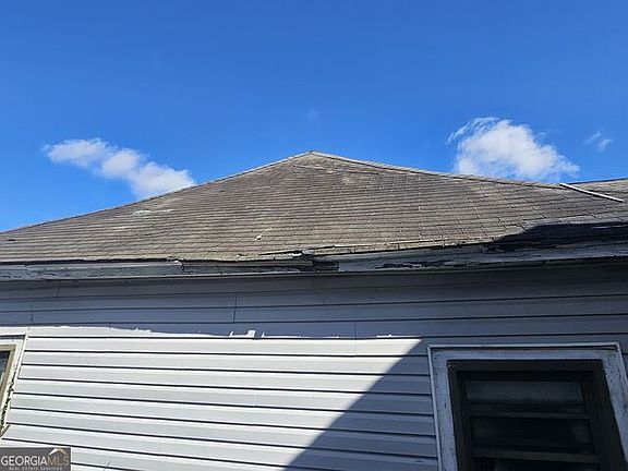 5th image of 132 Madison St