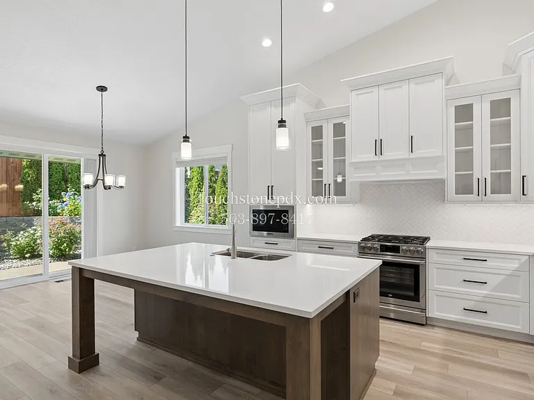 740 Jordan Elizabeth Ave SE — Photo 17