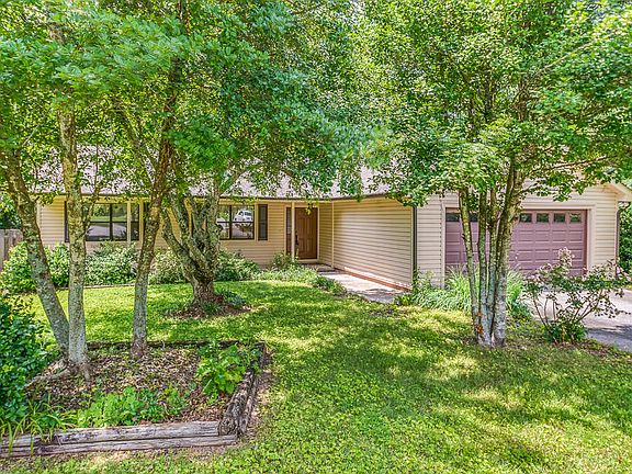 3rd image of 1317 Graycreek Ln