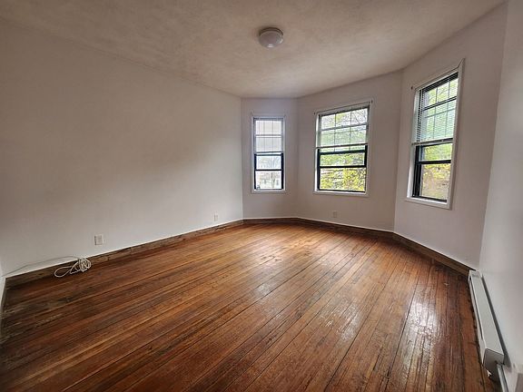 2nd image of 28-30 Michigan Ave #30-2