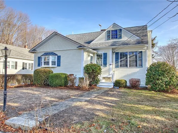 21 Townsend St, Barrington, RI 02806