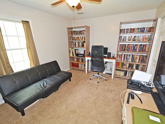 2nd image of 1048 Roedeer Dr