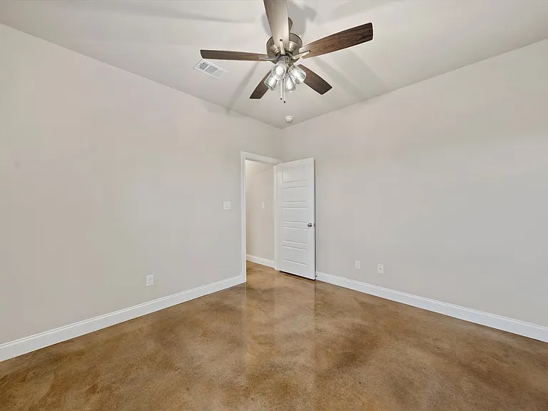 2409 Sloan Cir #A — Photo 7