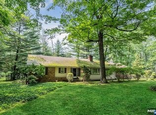 135 Dimmig Rd, Upper Saddle River, NJ 07458