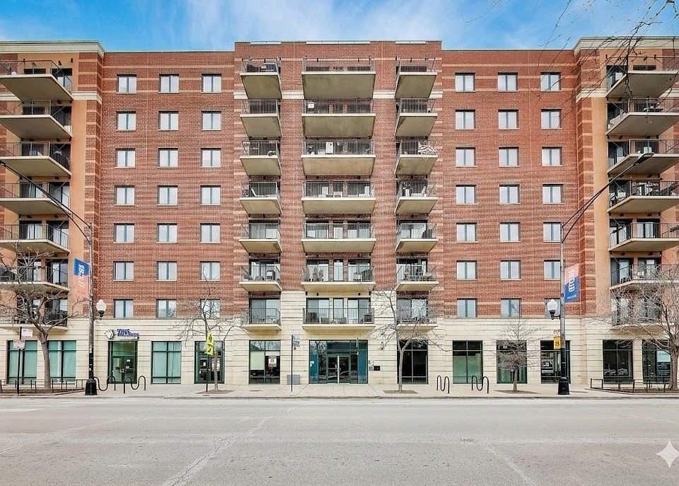 1st image of 4848 N Sheridan Rd APT 203